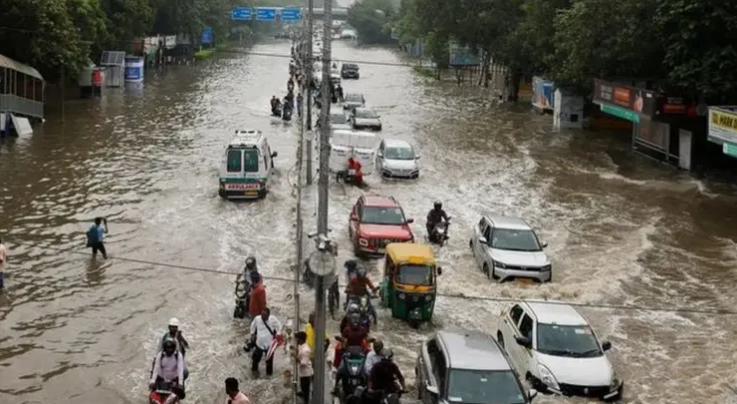 34 Orang Tewas Akibat Banjir dan Longsor di India, Seribu Turis Terjebak